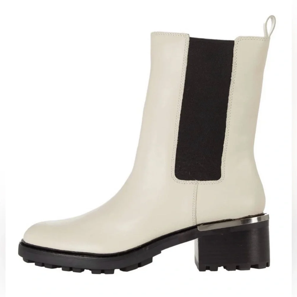 NEW Vince Camuto Women’s Kourtly Cream Leather Chelsea Boots Size 9M
